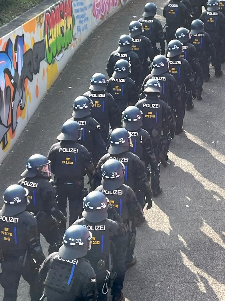 Polizeidokumente Bei Demo-Ausschreitungen In Offenburg In Fremde Hände ...