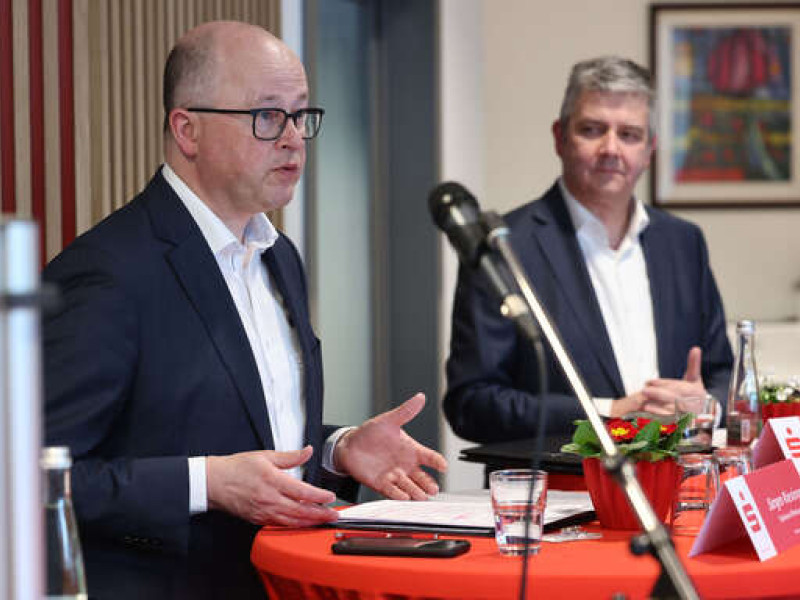 Vorstandsvorsitzende Jürgen Riexinger (links) und Alexander Meßmer, der stellvertretende Vorstandsvorsitzende.
